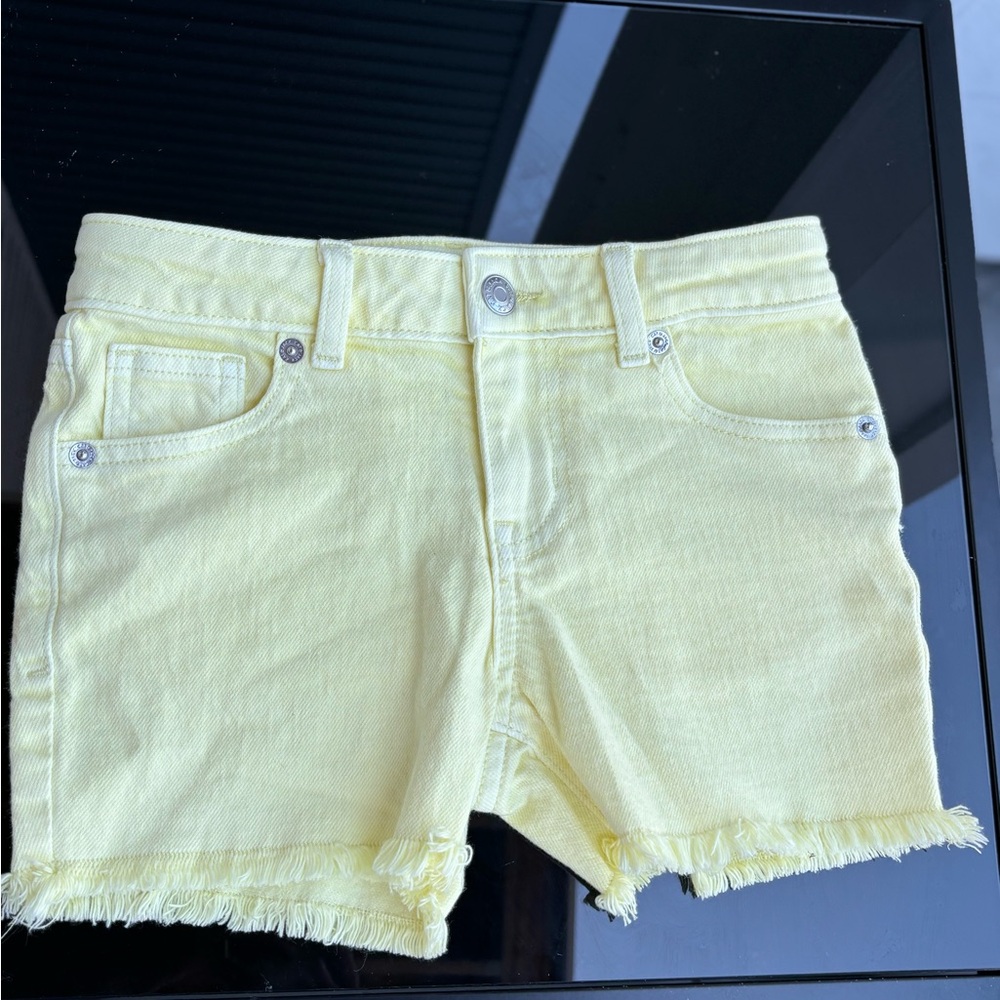 Yellow-summer shorts from Cat and Jack, size 6-7 kids!